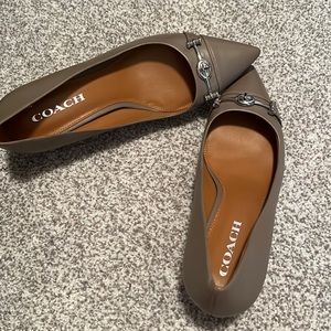 Coach taupe shoes NEW 9.5B